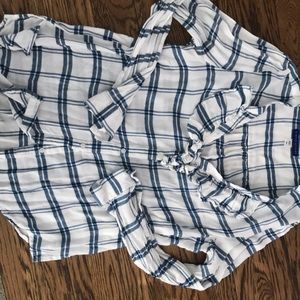 Ruffle v neck flannel